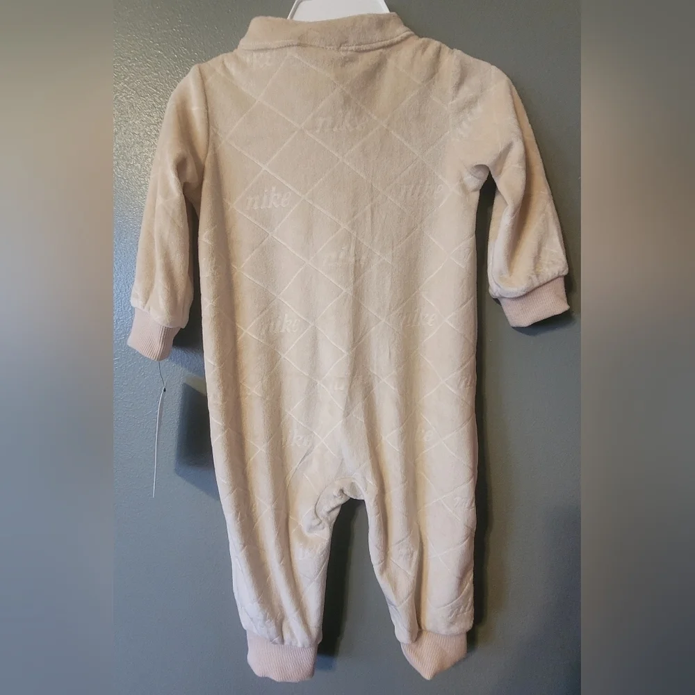 Nike Velvety Cream One Piece Infant 9M Sleeper
